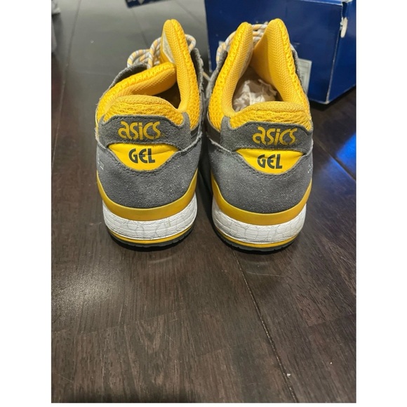 ASICS Gel Lyte Sneakers in Gray and Yellow - Picture 3 of 7